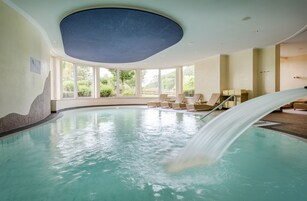 室内游泳池