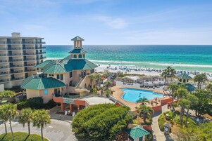 靠近海滩、钓鱼