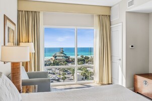 Individuell dekoriert, individuell eingerichtet, Bügeleisen/Bügelbrett