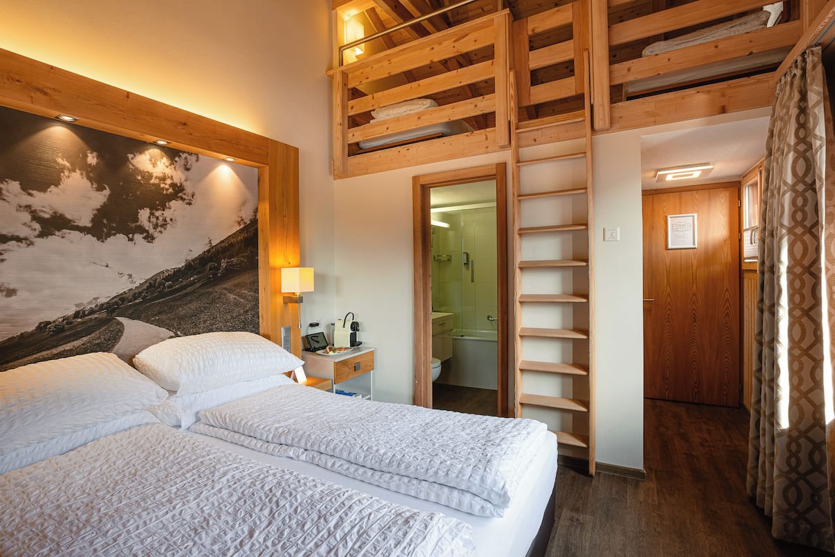Camera familiare, balcone | Biancheria da letto di alta qualità, una cassaforte in camera