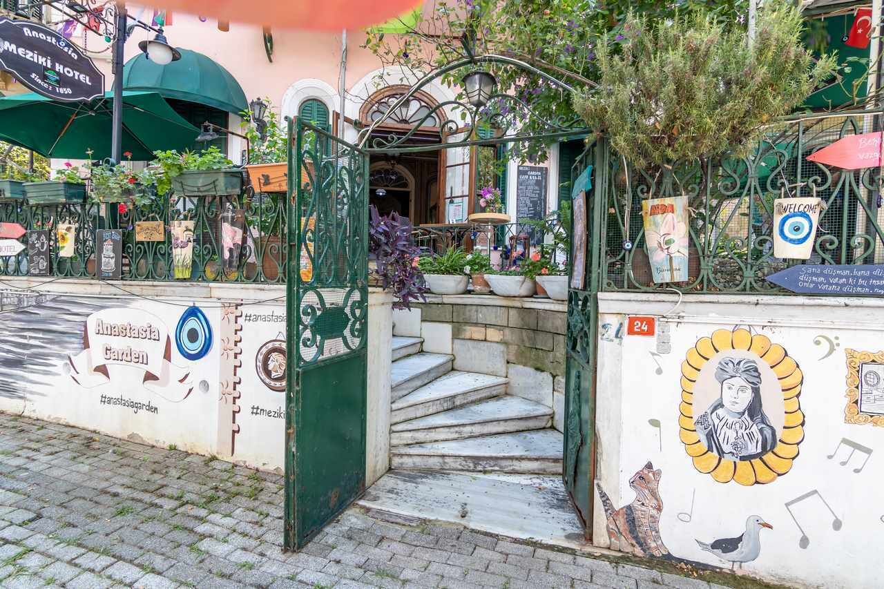 children’s play area – outdoor