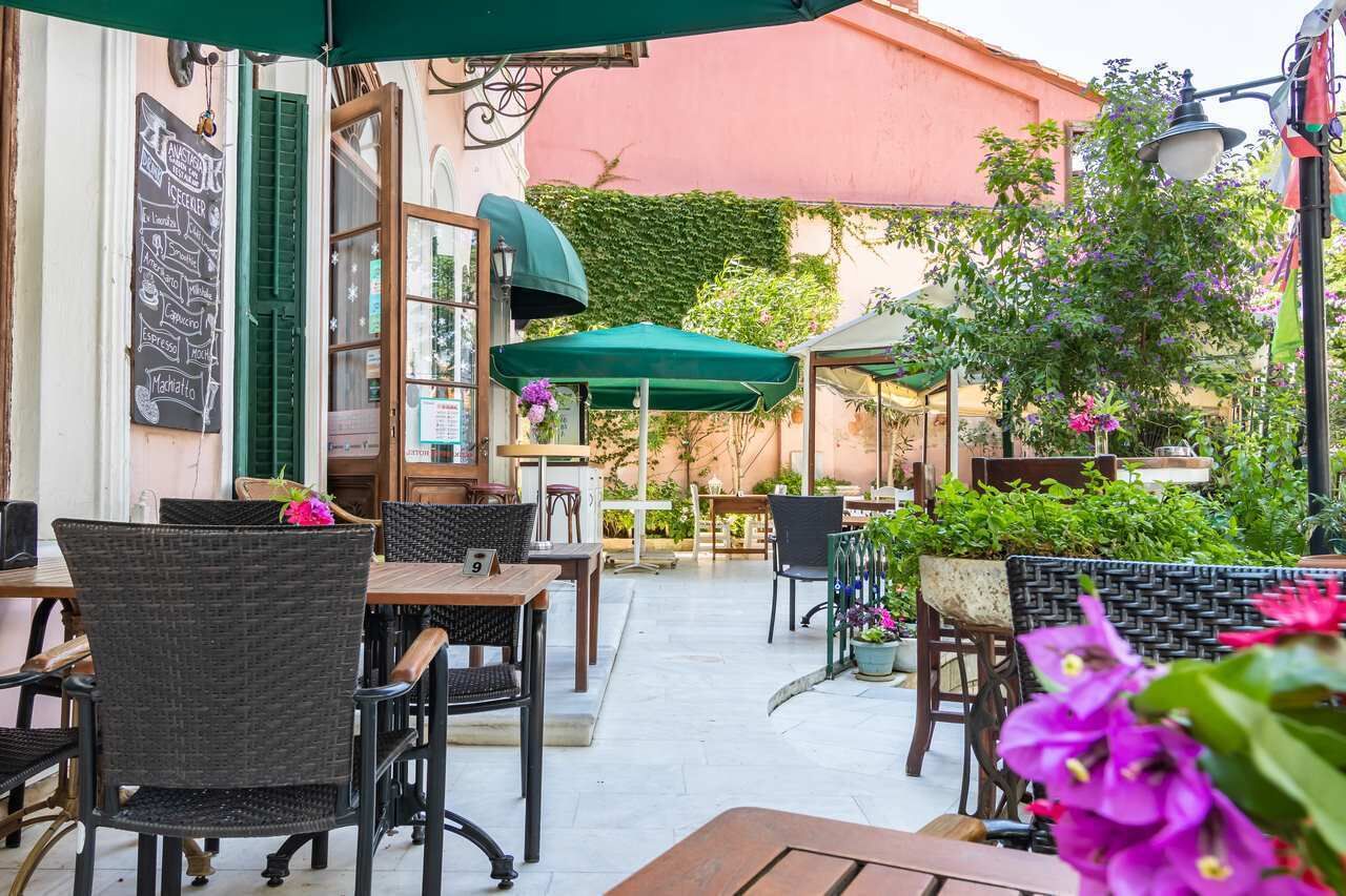 daily buffet breakfast for a fee