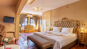 Royal Suite, 1 Bedroom, Partial Sea View | Egyptian cotton sheets, premium bedding, minibar, in-room safe