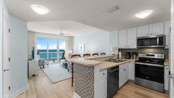 Condo, 2 Bedrooms, Ocean View (1905) | Private kitchen | Fridge, microwave, oven, stovetop