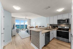 Condo, 2 habitaciones, vista al océano (1905) | Cocina privada | Refrigerador, microondas, horno y parrilla de estufa 