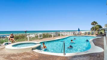 2 piscinas externas