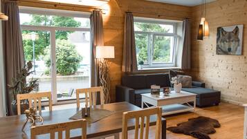 Apartment with Sauna - 02 | In-room dining