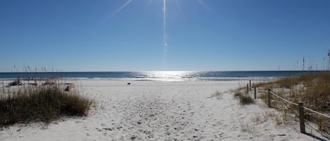 Vlak bij het strand, wit zand
