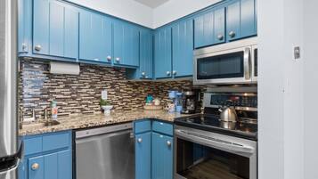 Condo | Private kitchen | Fridge, microwave, oven, stovetop