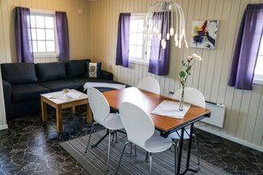 Cabin, 2 Bedrooms | Living room