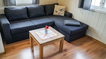 Cabin, 2 Bedrooms | Living room