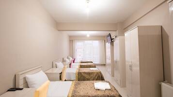 Desk, soundproofing, free WiFi, bed sheets