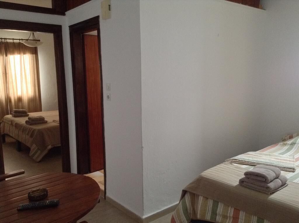 free cots/infant beds, free wifi