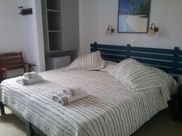 Soundproofing, free cots/infant beds, free WiFi