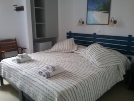 Soundproofing, free cribs/infant beds, free WiFi