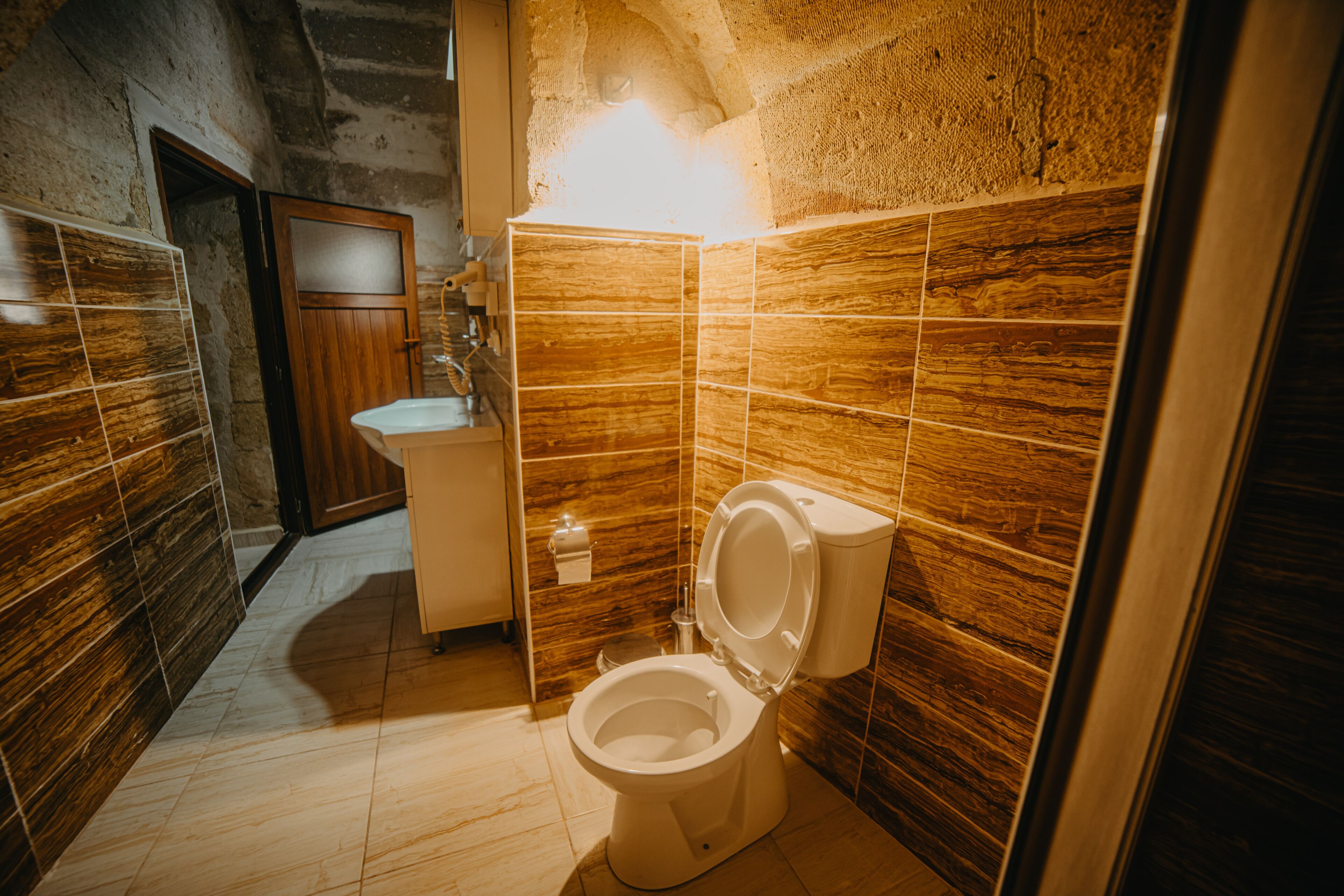 standard twin room, 1 bedroom | bathroom | deep-soaking bathtub, free toiletries, hair dryer, slippers