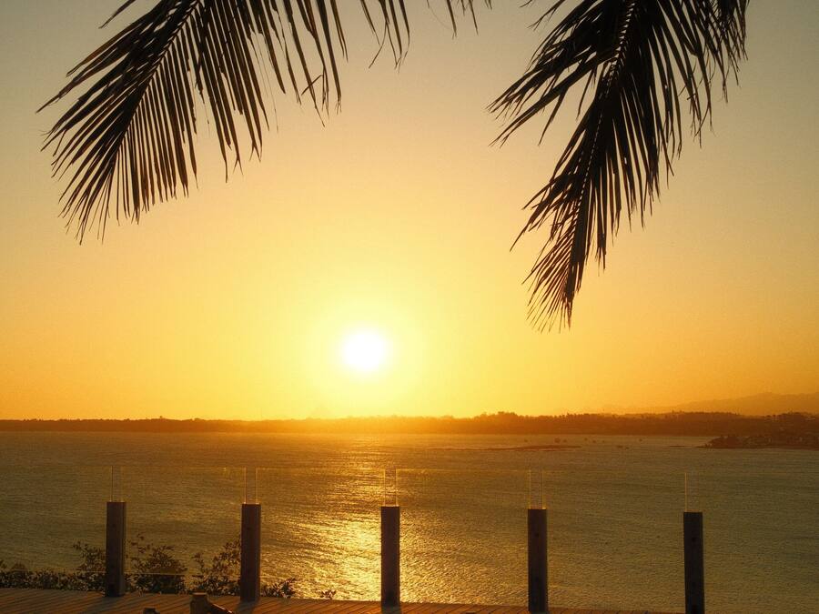 55-inch Smart TV with satellite channels, Netflix, table football