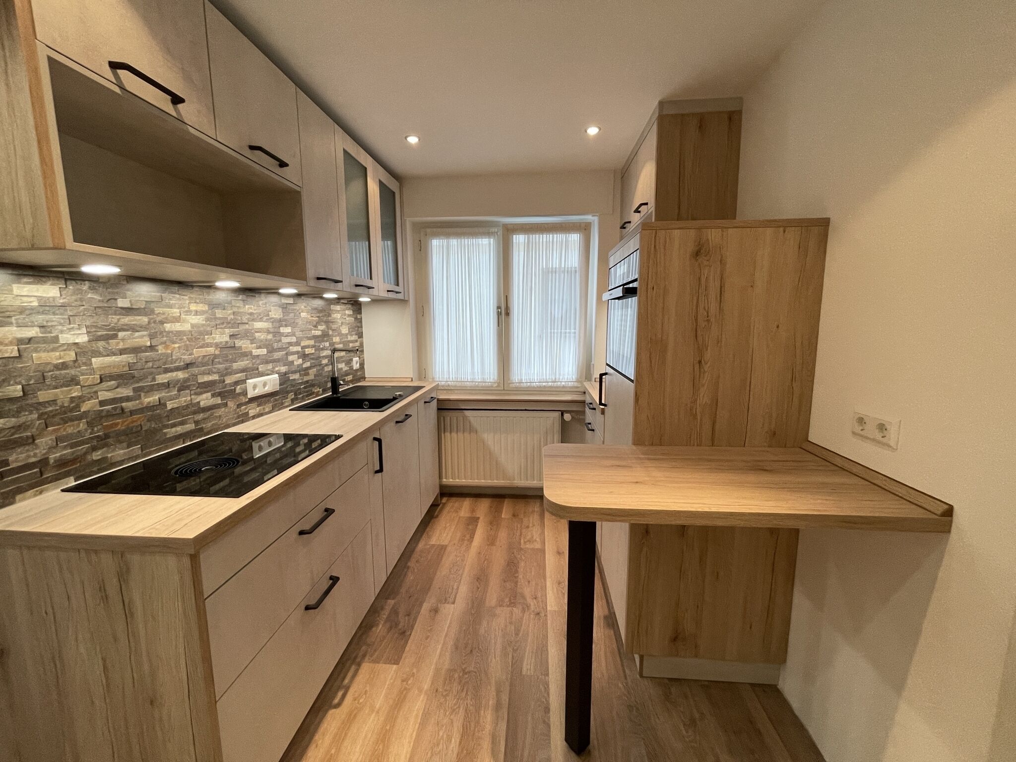 Deluxe-Apartment, mit Bad (Nr. 1) | Eigene Küche