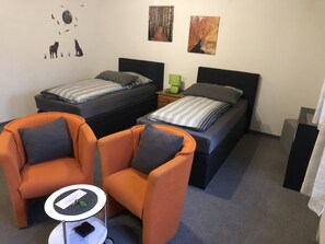 Double Room, Private Bathroom (Doppel getrennte Betten) - Messezimmer4u (Düsseldorf)