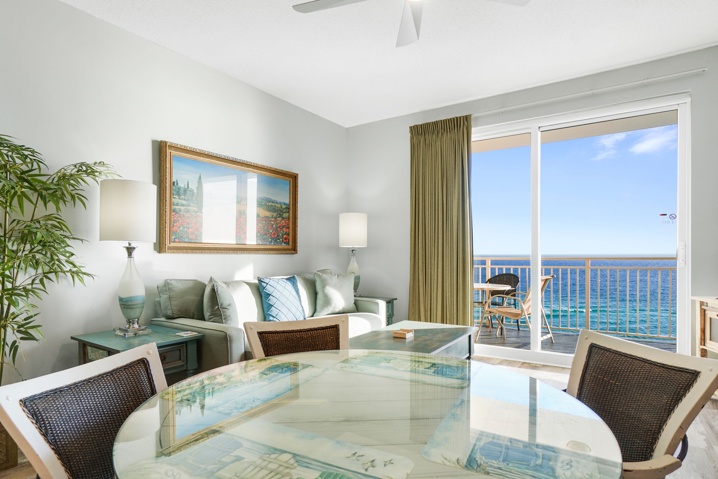 Condo, 2 Bedrooms, Sea View (1102) | In-room dining