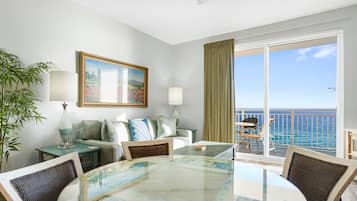 Condo, 2 Bedrooms, Sea View (1102) | In-room dining