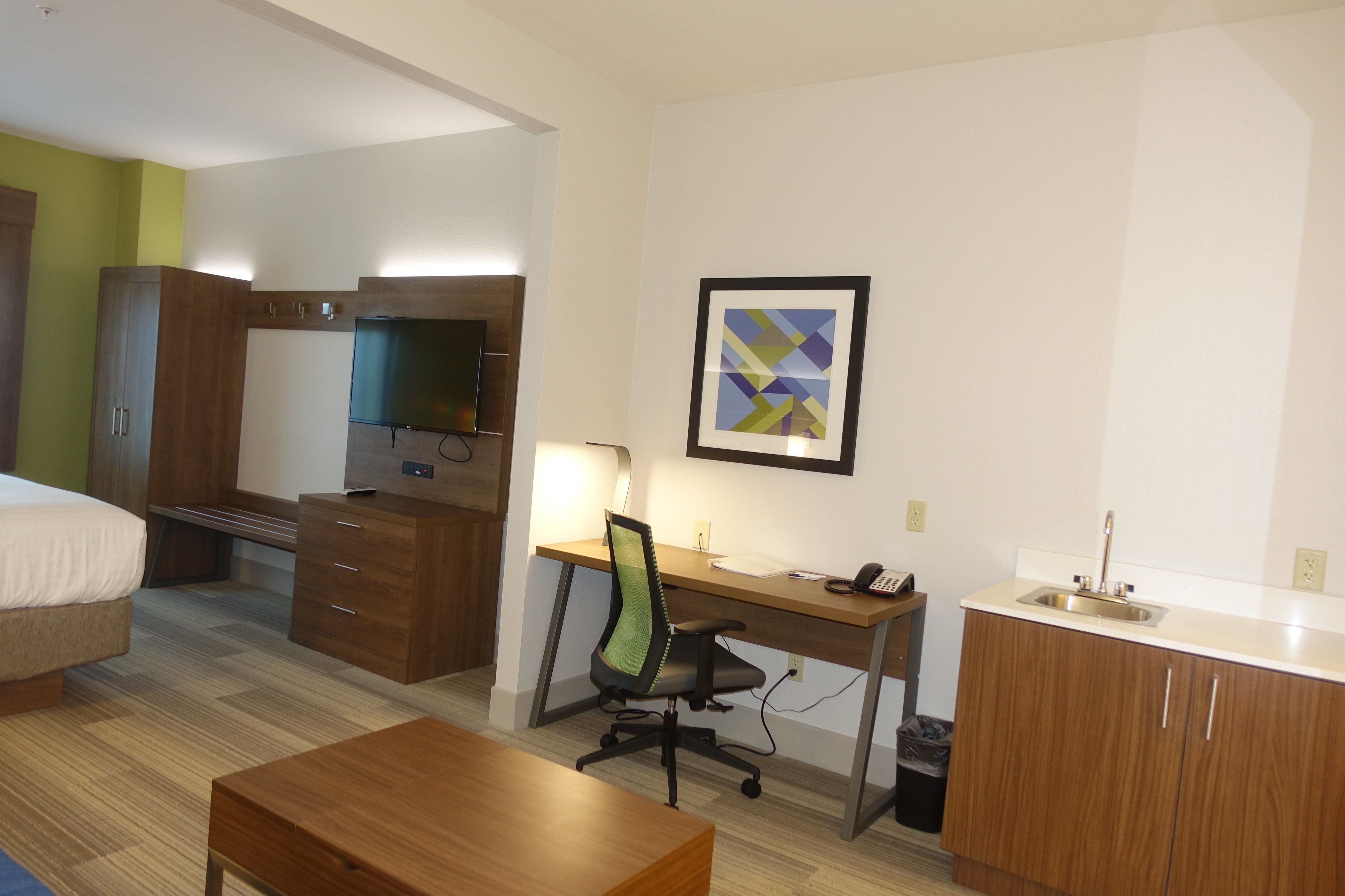 suite, 1 king bed with sofa bed | in-room safe, desk, laptop workspace, iron/ironing board