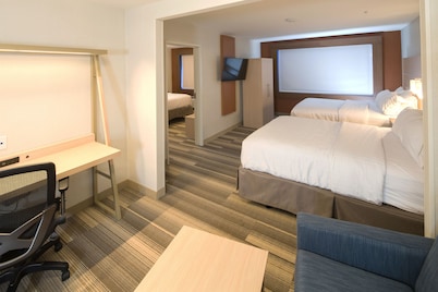 Holiday Inn Express & Suites La Porte by IHG