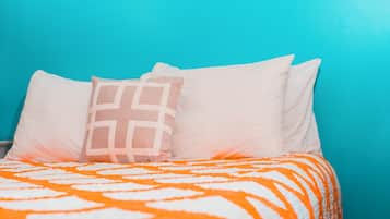 Hochwertige Bettwaren, Pillowtop-Betten, Bügeleisen/Bügelbrett