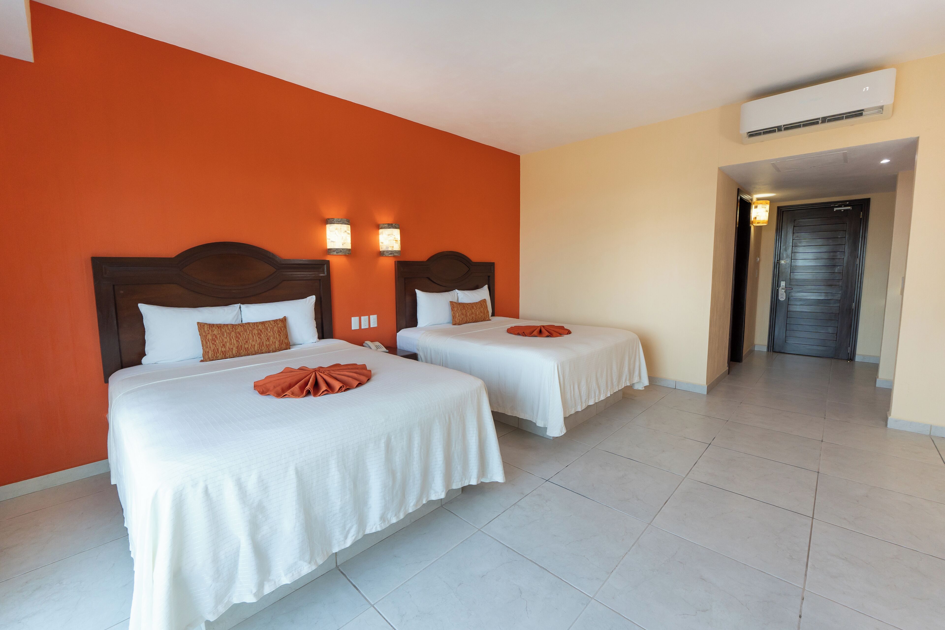 standard double room | 1 bedroom, in-room safe, laptop workspace, wifi