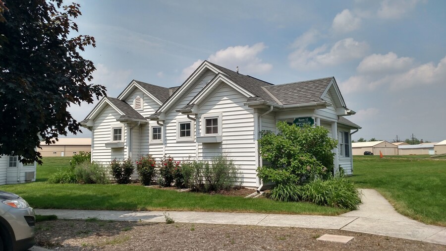 Spruce Lane Lodge and Cottages