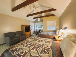 Deluxe-Ferienhaus, 2 Queen-Betten | Bügeleisen/Bügelbrett, kostenloses WLAN, Bettwäsche