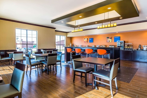 Free daily buffet breakfast