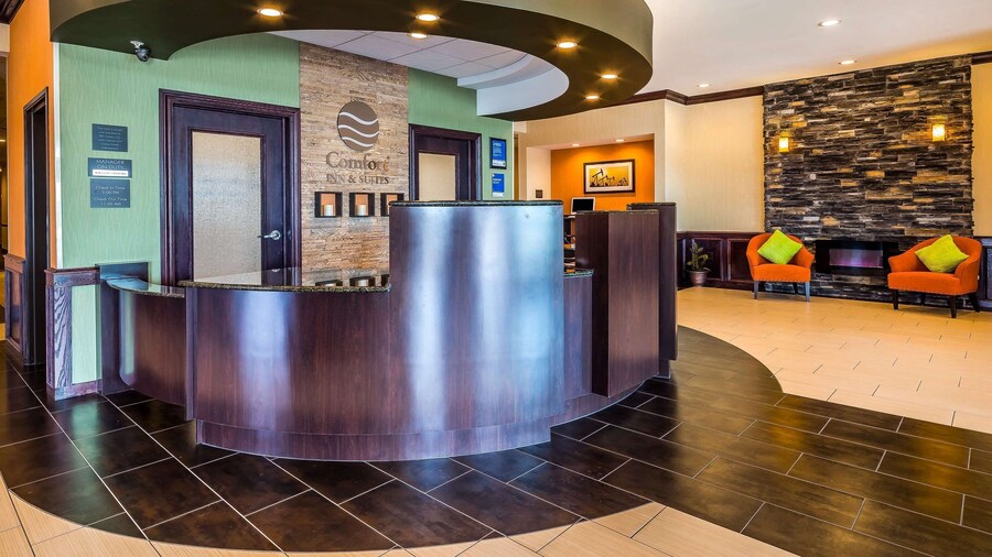 Comfort Inn & Suites Moore - Oklahoma City