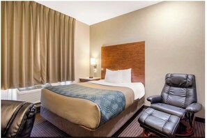 Escritorio, insonorización, wifi gratis y ropa de cama