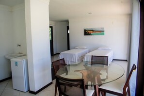 Suite Master | Living area | TV