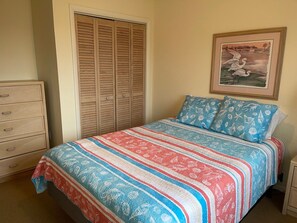 1 bedroom, iron/ironing board, free wired internet, bed sheets - Sea Scape Beach and Golf Villas (Kitty Hawk)