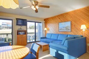 TV, DVD player, table tennis - Sea Scape Beach and Golf Villas (Kitty Hawk)