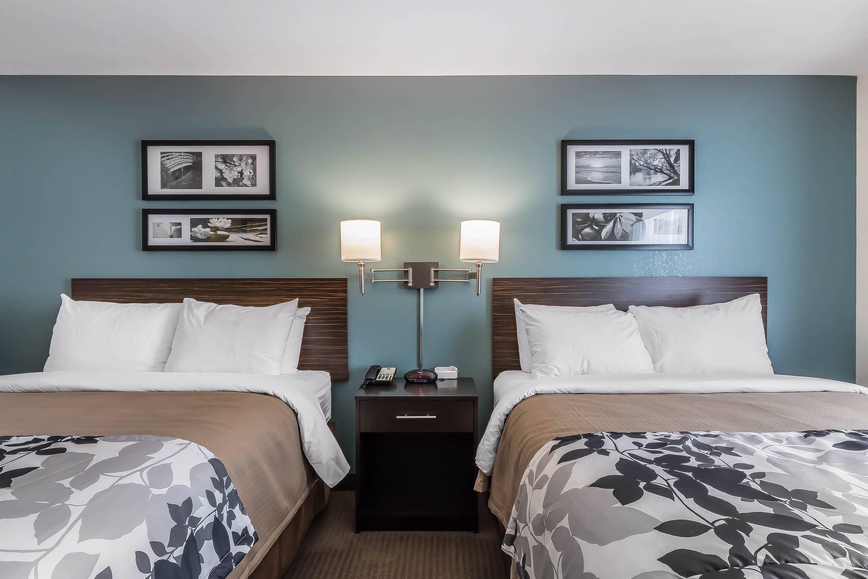 Premium bedding, desk, iron/ironing board, free WiFi