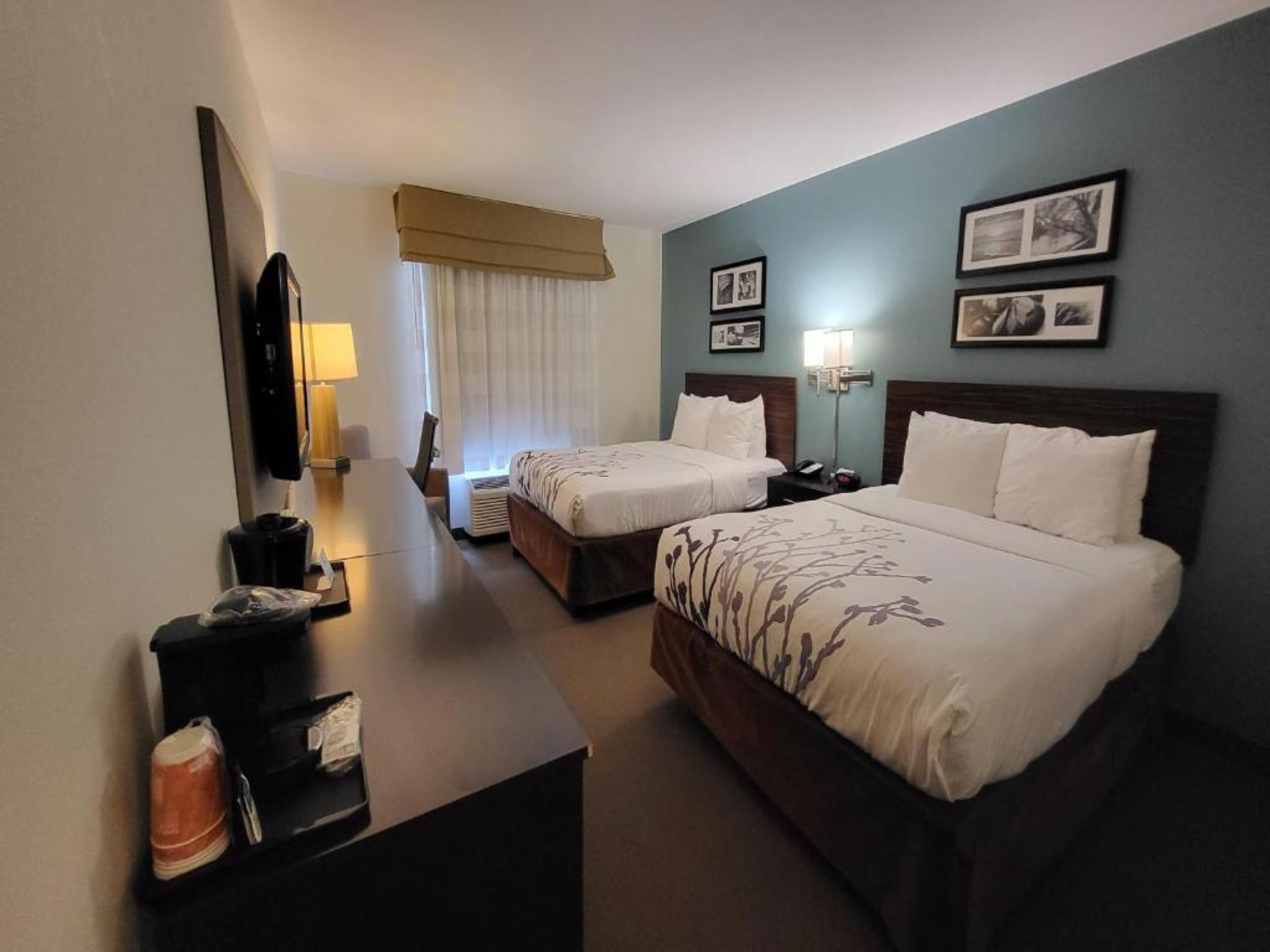 Room, 2 Queen Beds, Accessible, Non Smoking