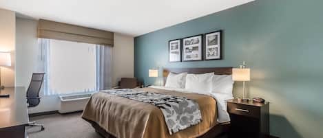 Literie de qualité supérieure, bureau, fer et planche à repasser