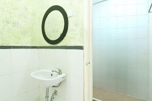 Dusche, kostenlose Toilettenartikel