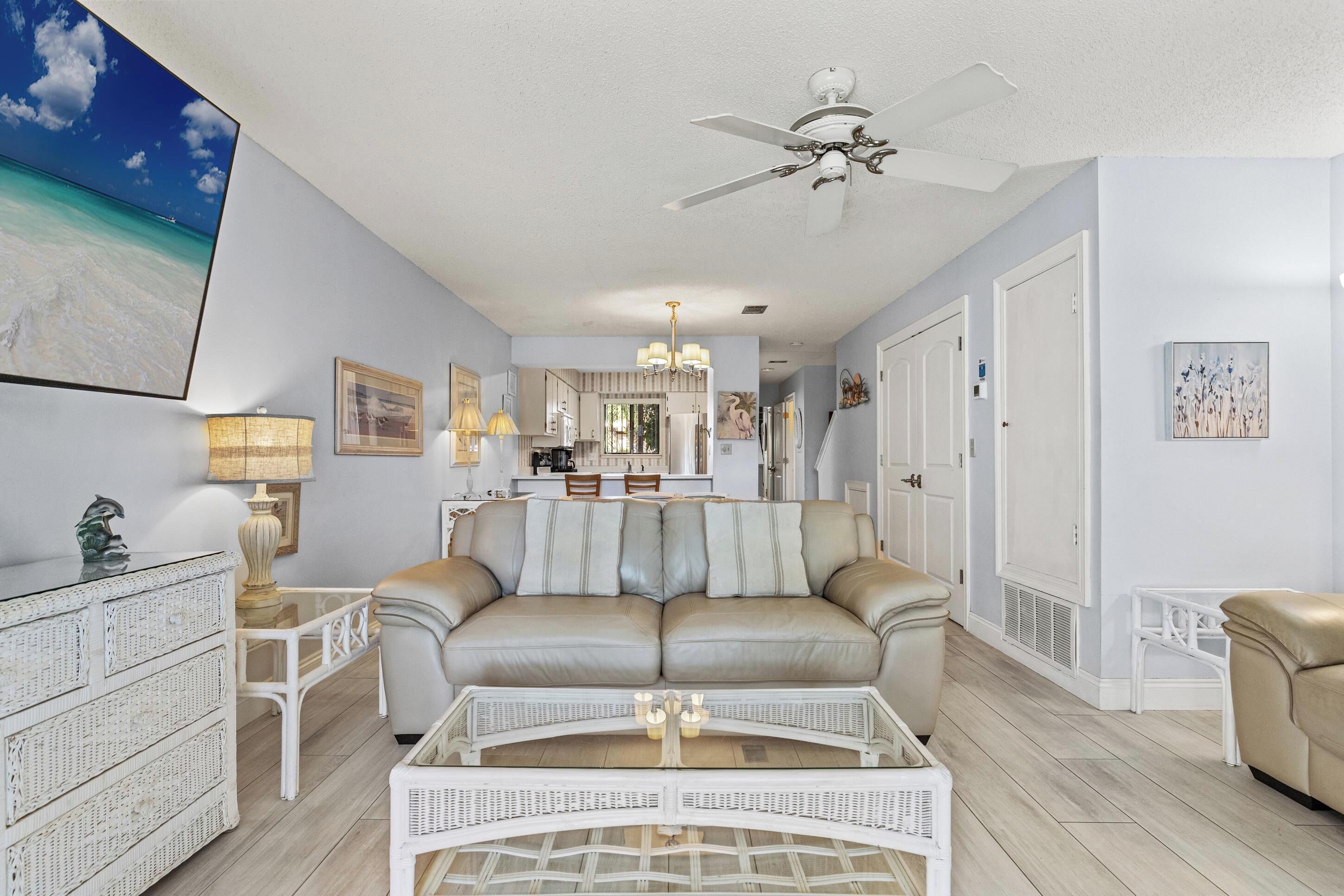 公寓客房, 2 間臥室 (M5) | 起居區 | 平面電視