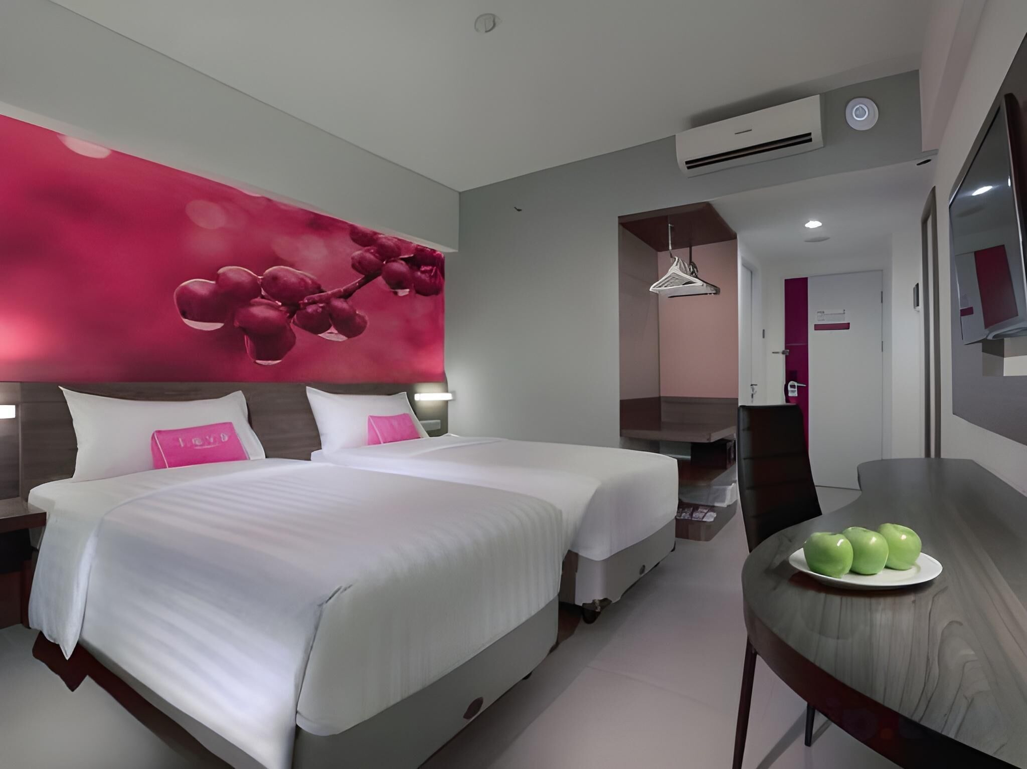 In-room safe, desk, rollaway beds, free WiFi