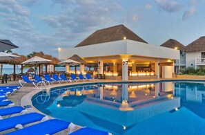Outdoor pool - Sabor Cozumel Resort AND SPA (COZUMEL)