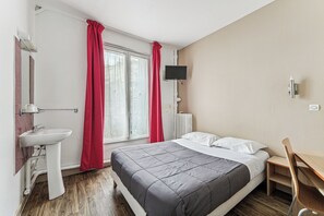 房內夾萬、免費 Wi-Fi、床單