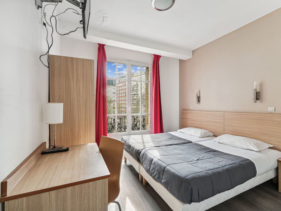 In-room safe, free WiFi, bed sheets