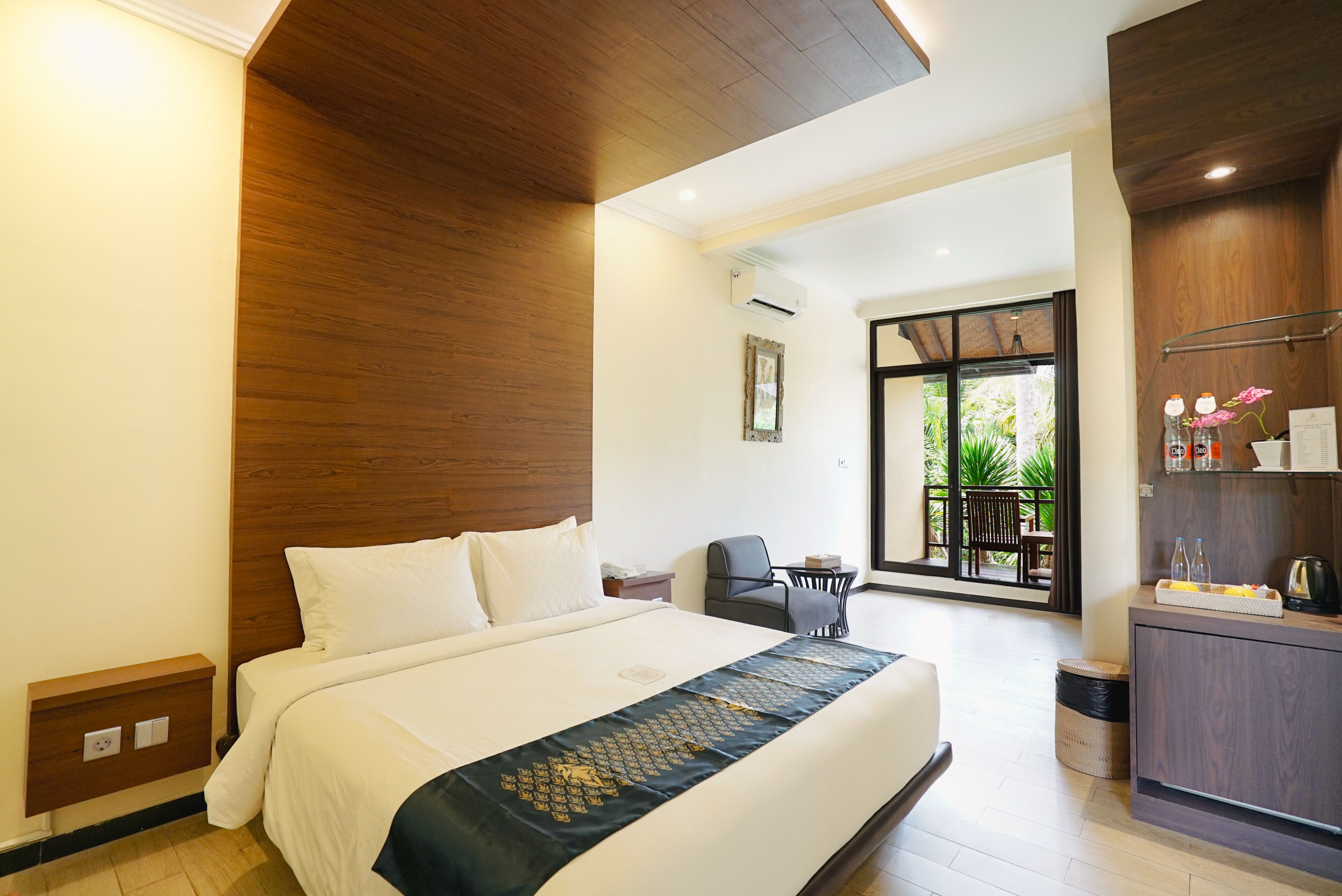 grand deluxe queen room | 1 bedroom, premium bedding, minibar, in-room safe