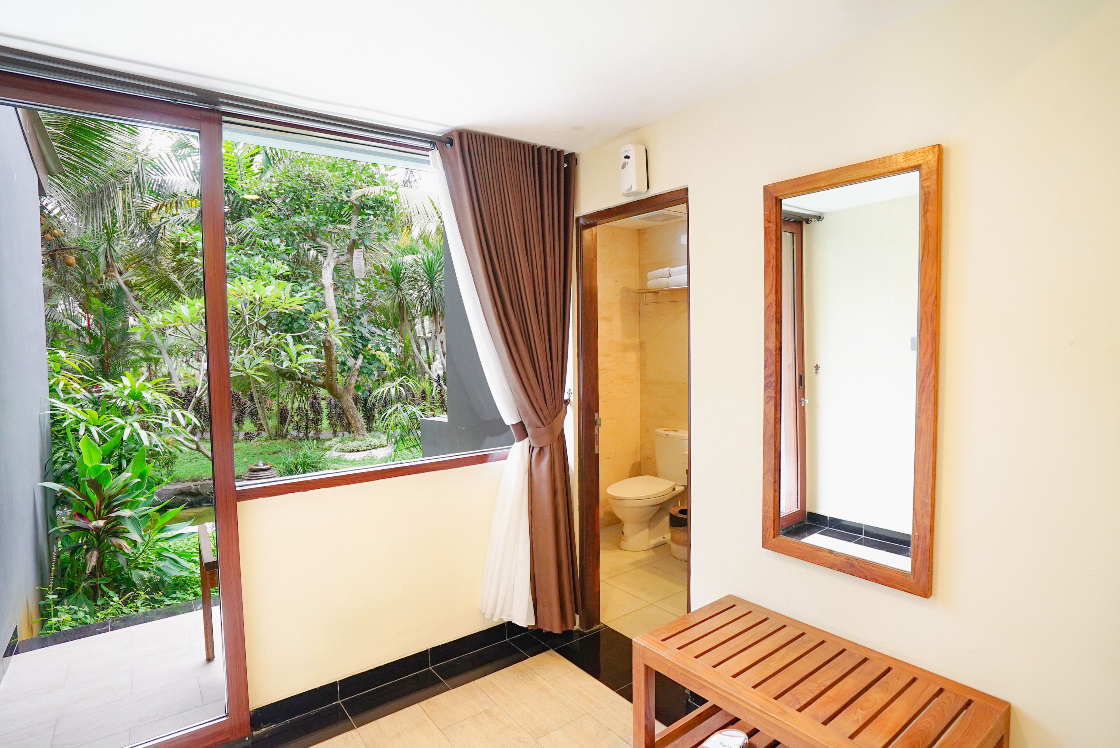 deluxe double room, garden view | 1 bedroom, premium bedding, minibar, in-room safe