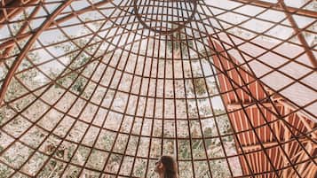 2 restaurants, breakfast, lunch, dinner served; international cuisine