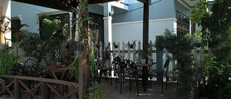 Daily cooked-to-order breakfast for a fee